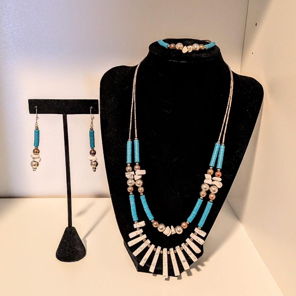 Elegant Turquoise and Silver Necklace Set